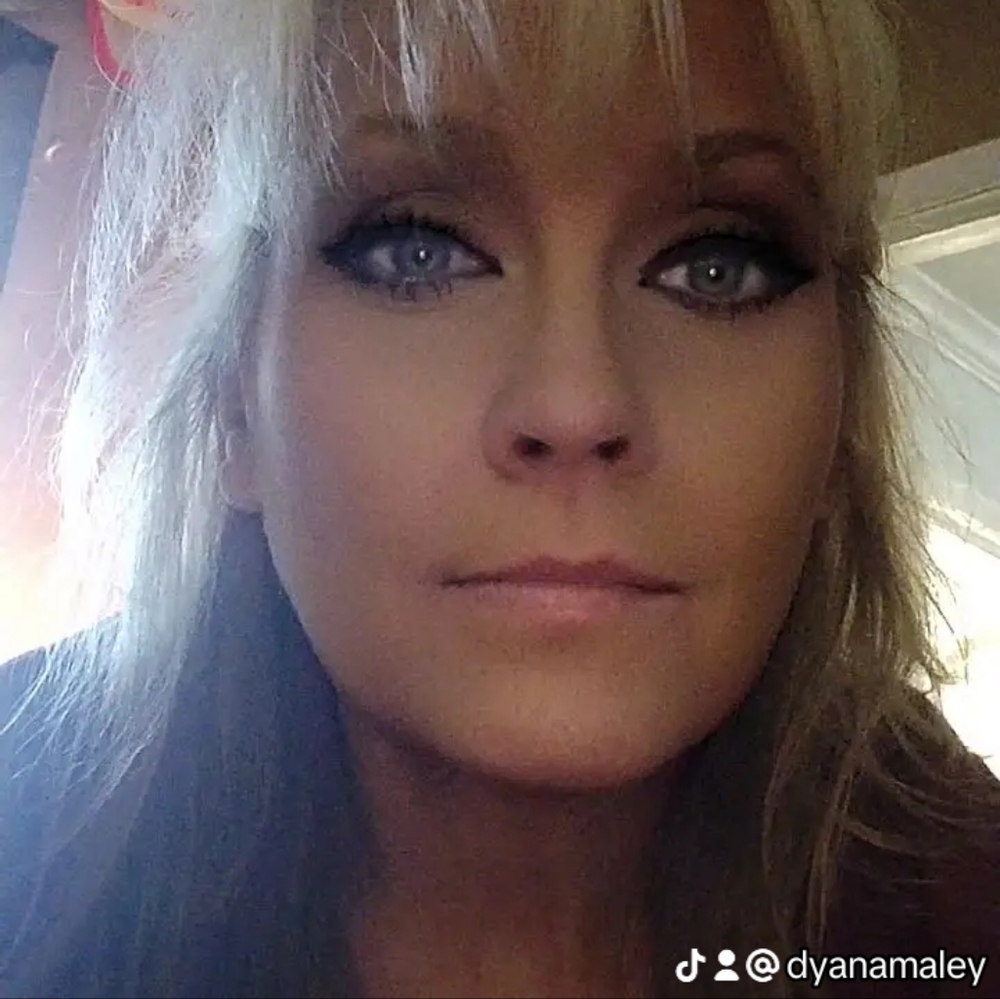 Meet your Posher, Dyana